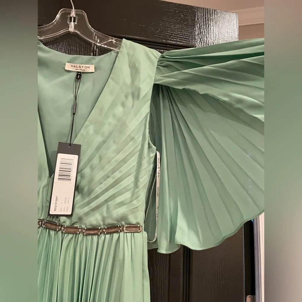 NWT Halston Heritage Cape empire waist dress in meadow green size 4 - Picture 5 of 8